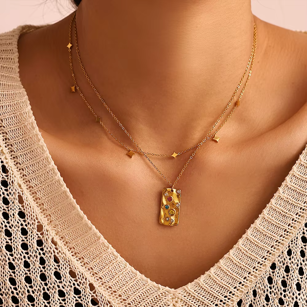 Collier en acier inoxydable pour femme, pendentif carré, breloque incrustée, clavicule étanche, cadeau de bijoux à la mode, luxe