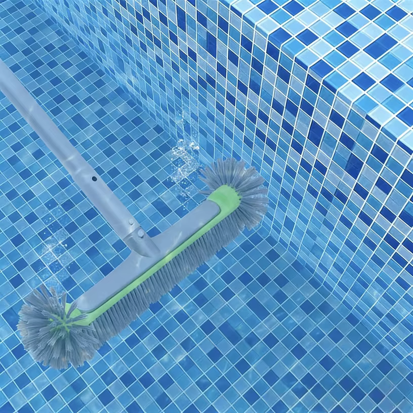 Tête de brosse de piscine en aluminium robuste de 17.5 pouces
