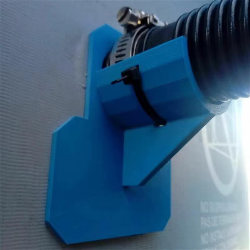 Support de fixation pour tuyau de piscine