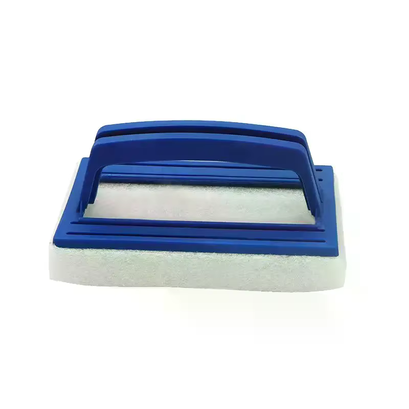Brosse de nettoyage pour parois de piscine