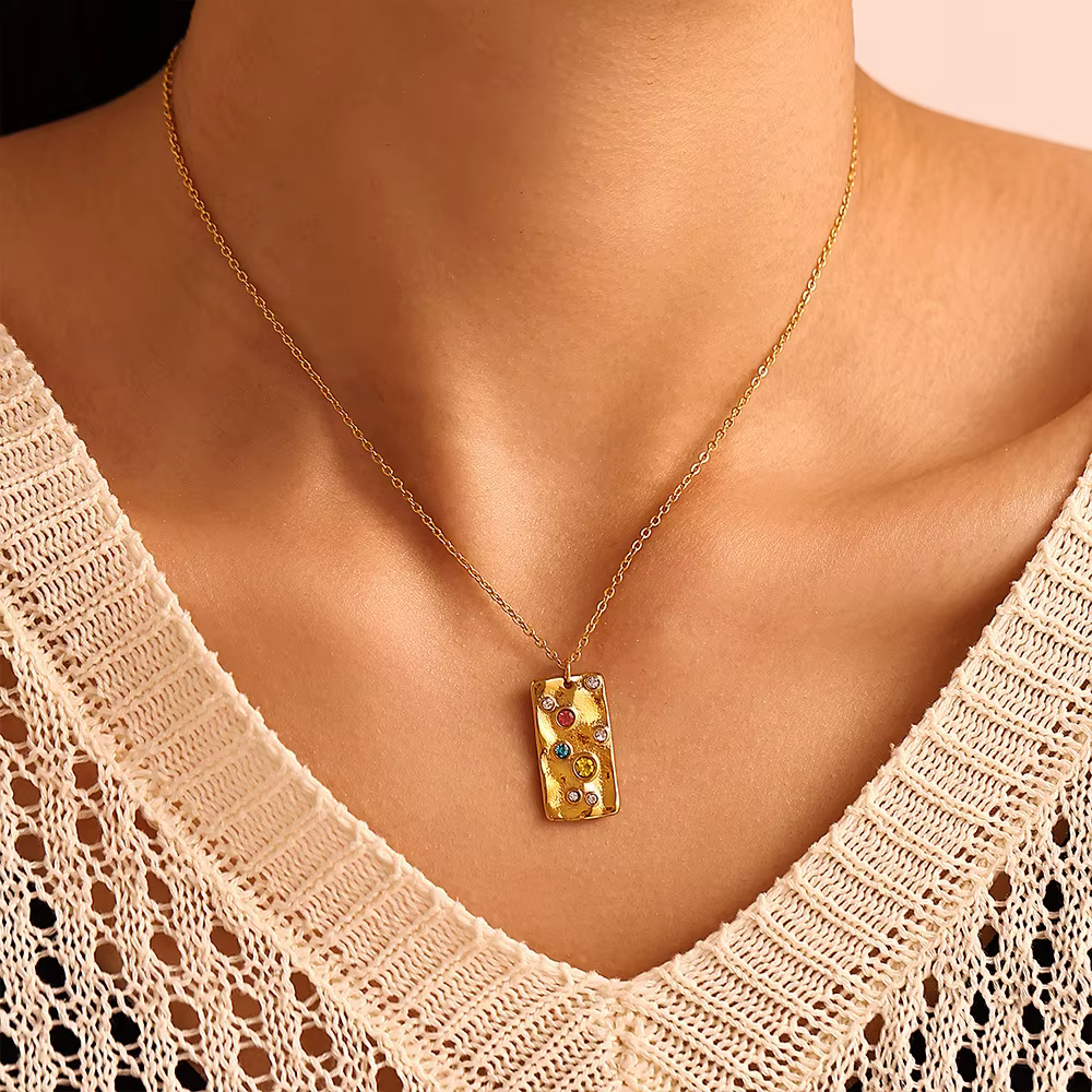 Collier en acier inoxydable pour femme, pendentif carré, breloque incrustée, clavicule étanche, cadeau de bijoux à la mode, luxe