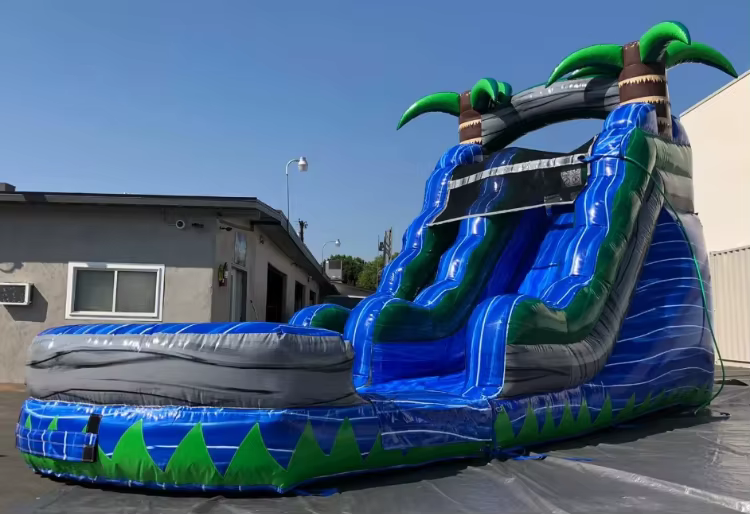 Toboggan aquatique de 18 pieds