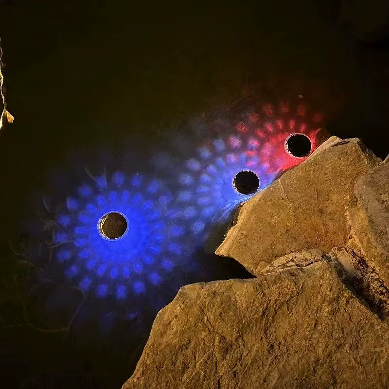 Lumières solaires flottantes pour piscine