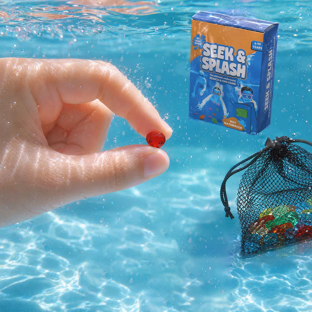 Jeu de plongée pour la recherche de gemmes dans la piscine