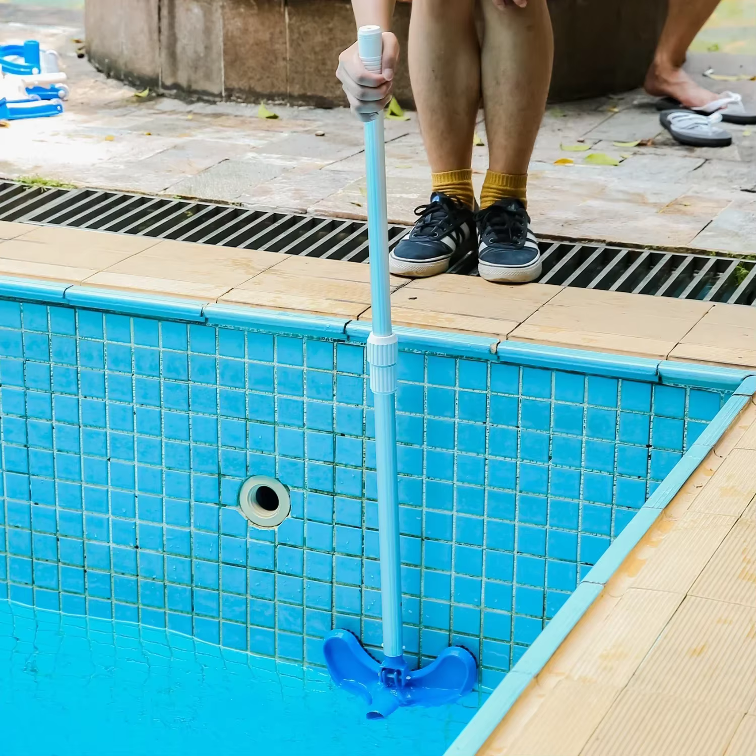 Nettoyeur de piscine sous-marin portable