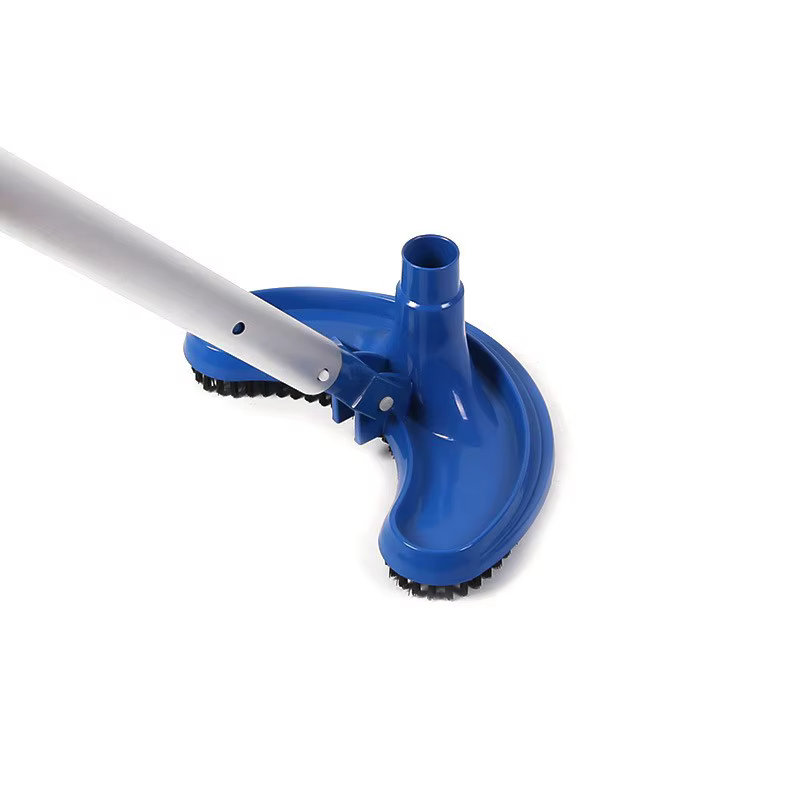 Brosse de piscine au design classique