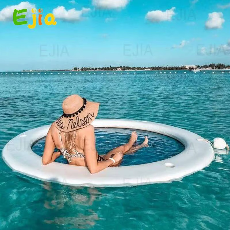 Piscine gonflable avec porte-gobelet