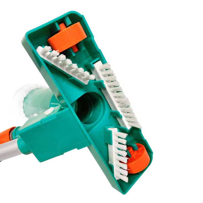 Aspirateur à jet subaquatique pour piscine avec brosse