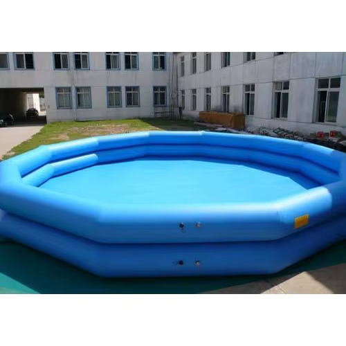 Piscine gonflable familiale extérieure pour jeu d'eau