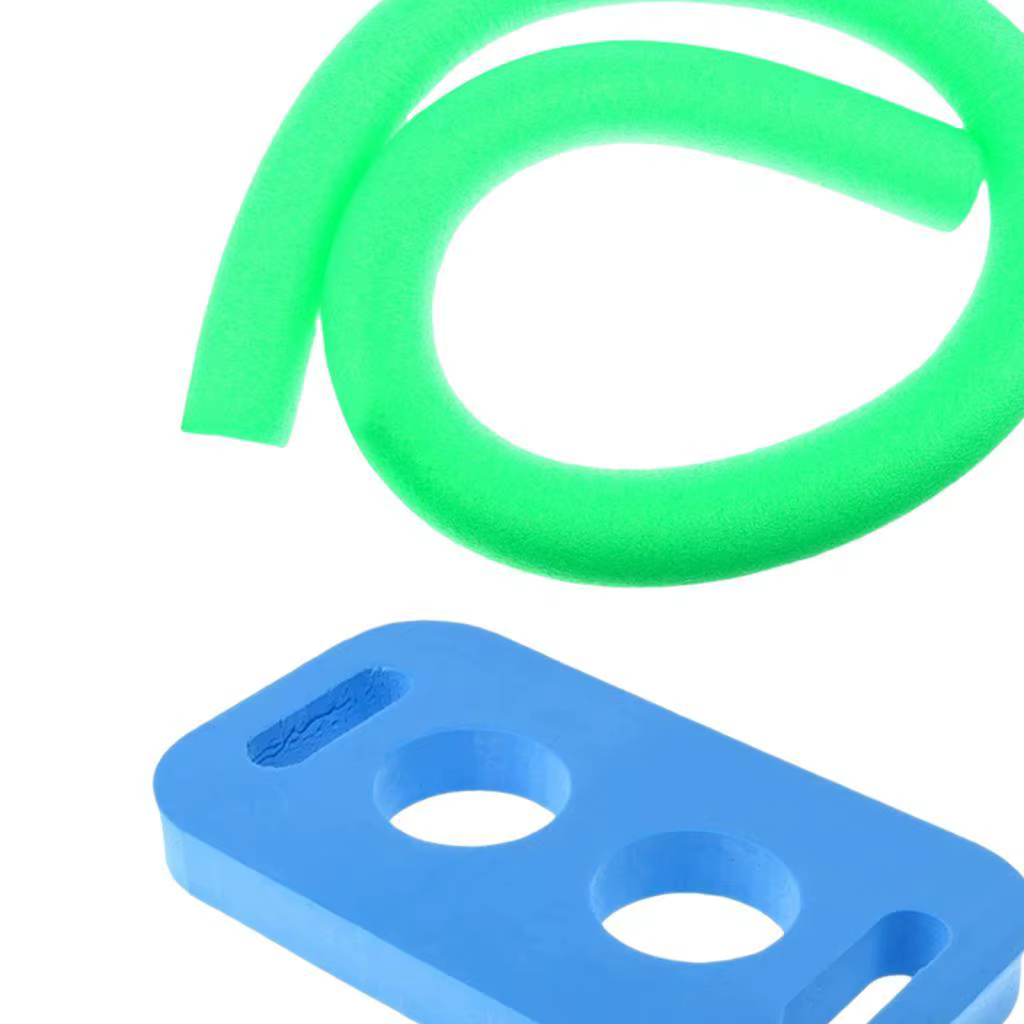 Nouilles de piscine avec connecteur