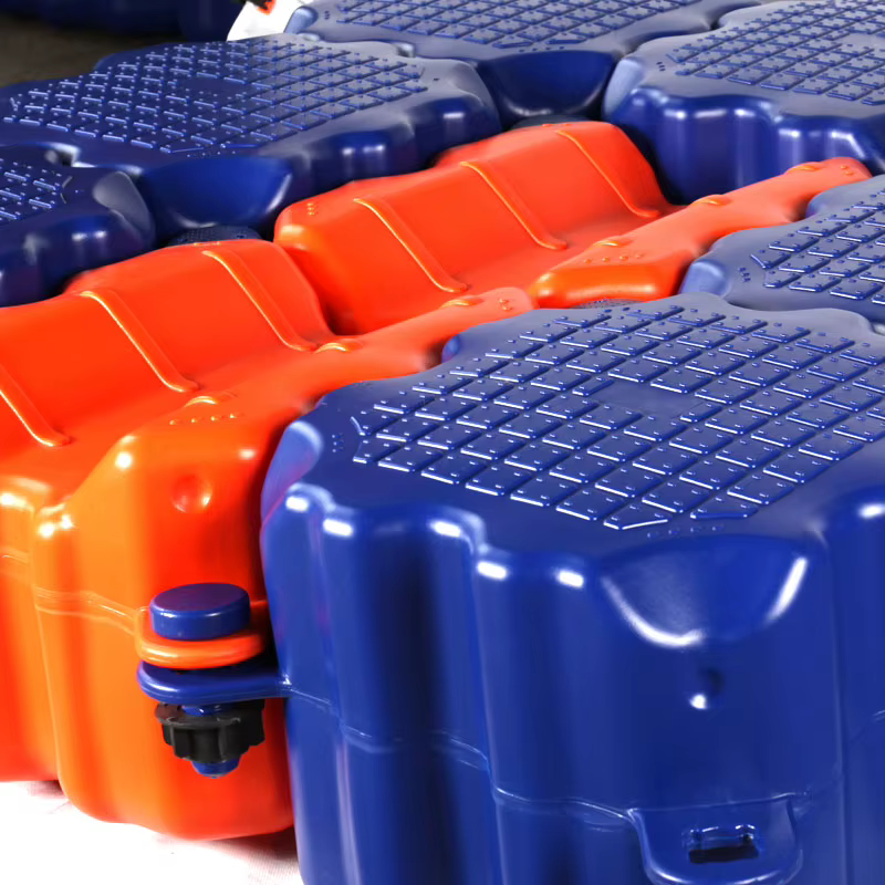 Plateforme aquatique extérieure utilisée depuis plus de dix ans