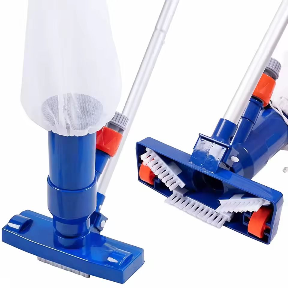 Aspirateur à jet subaquatique pour piscine avec brosse