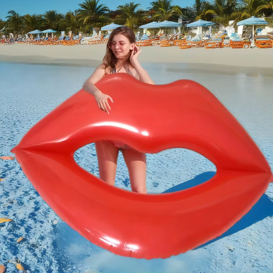 Flotteur gonflable de piscine à lèvres rouges