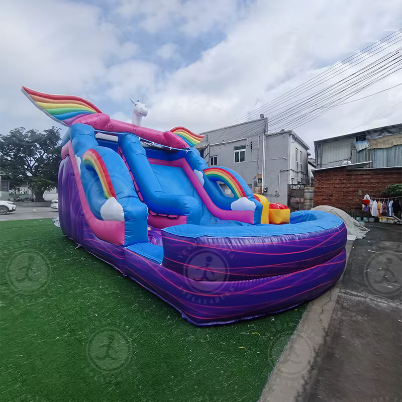 Grand toboggan aquatique gonflable sur le thème de la licorne arc-en-ciel pour filles