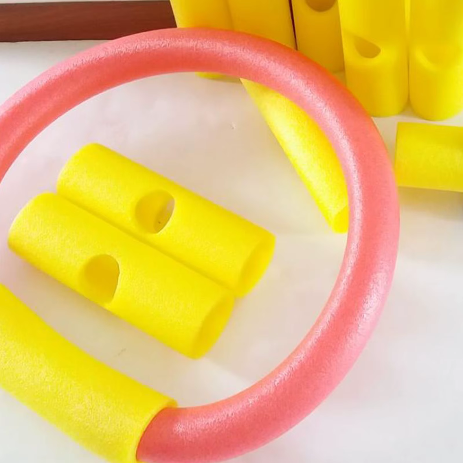 Connecteur de nouilles de piscine
