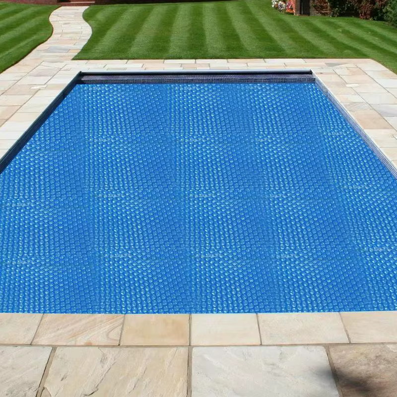 Couverture solaire pour piscine