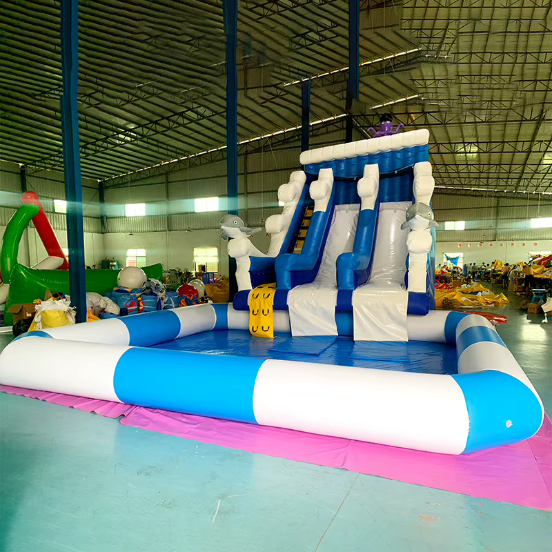 Toboggan aquatique gonflable géant commercial blanc avec piscine