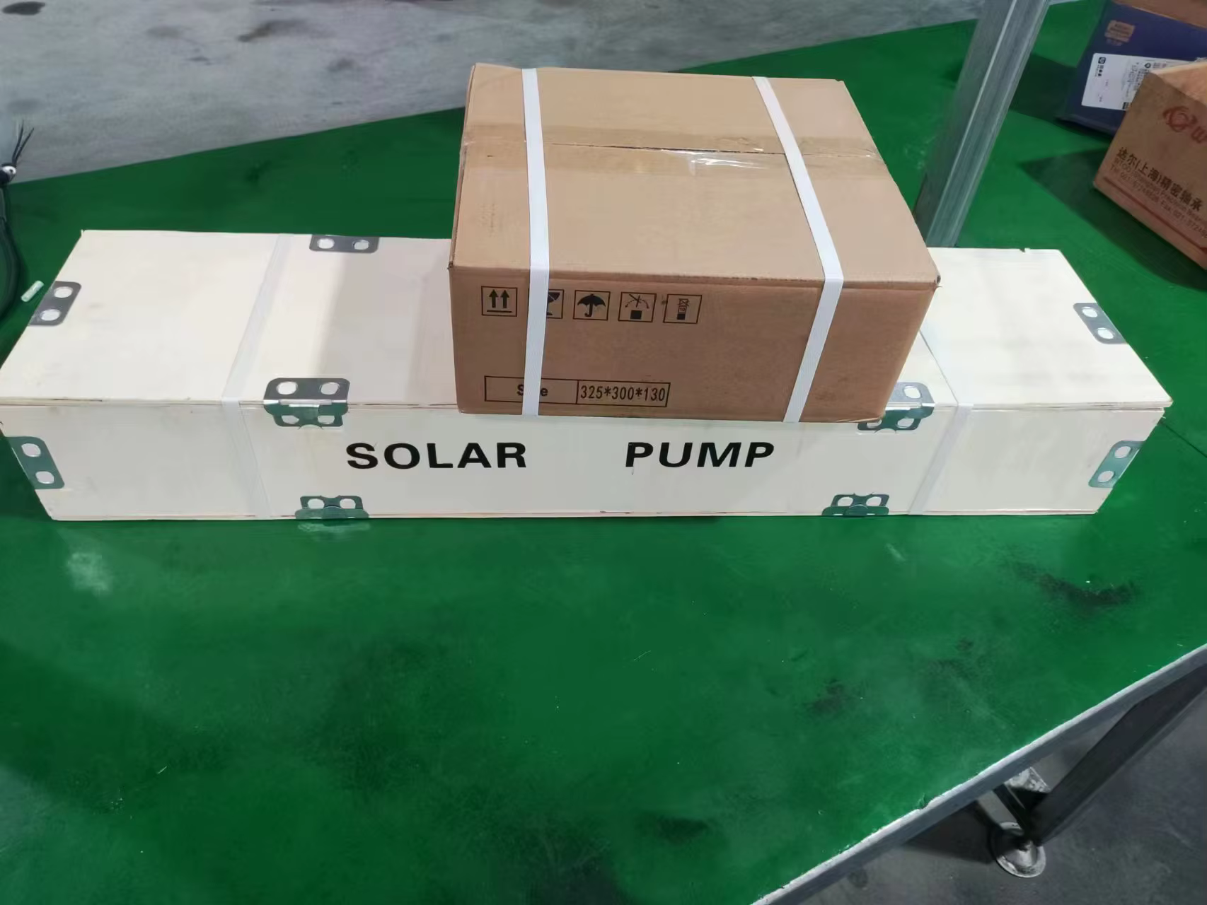 Pompe à eau haute pression à énergie solaire hybride 4 '3HP DC AC